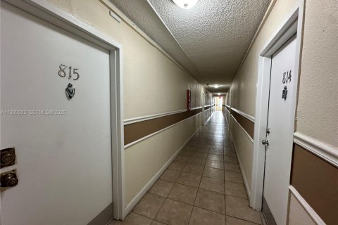 Снять в аренду кондоминиум в Майами, Флорида 1 спальня, 55.56м2, № 2079898 - фото 28