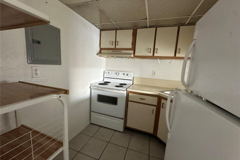 Снять в аренду кондоминиум в Майами, Флорида 1 спальня, 55.56м2, № 2079898 - фото 8