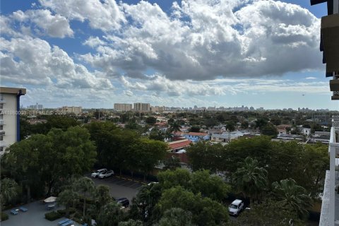 Снять в аренду кондоминиум в Майами, Флорида 1 спальня, 55.56м2, № 2079898 - фото 15