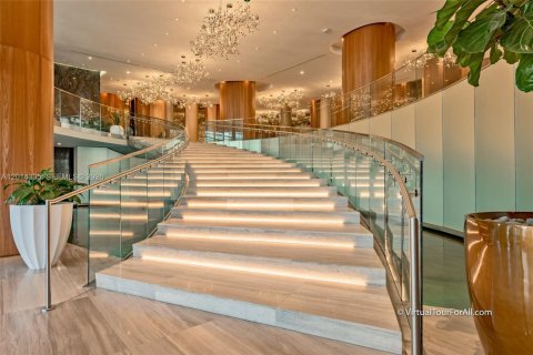 Condominio en alquiler en Miami, Florida, 1 dormitorio, 96.43 m2 № 2076402 - foto 18