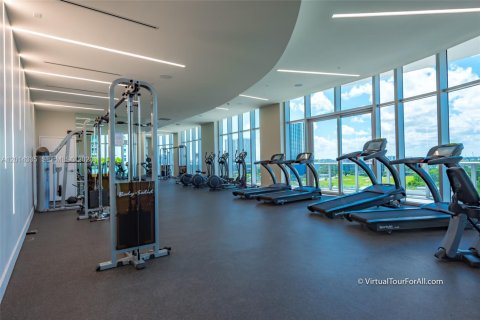 Condominio en alquiler en Miami, Florida, 1 dormitorio, 96.43 m2 № 2076402 - foto 14