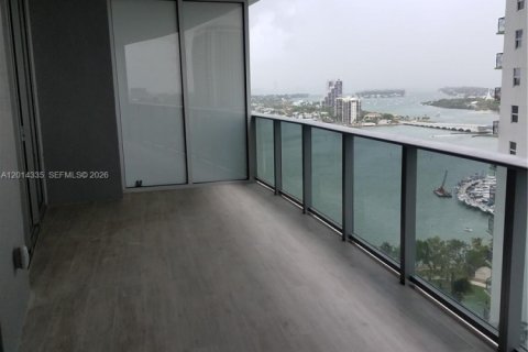 Condominio en Miami, Florida, 1 dormitorio  № 2076402
