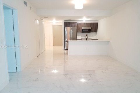Condominio en alquiler en Miami, Florida, 1 dormitorio, 96.43 m2 № 2076402 - foto 5