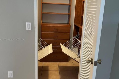 Condo in Doral, Florida, 2 bedrooms  № 1865488 - photo 27