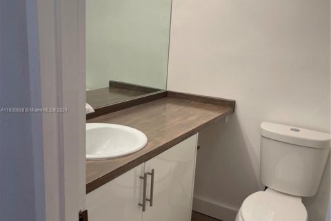 Condo in Doral, Florida, 2 bedrooms  № 1865488 - photo 25