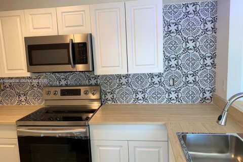 Condo in Cutler Bay, Florida, 2 bedrooms  № 2069530 - photo 3