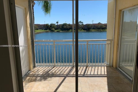 Condo in Cutler Bay, Florida, 2 bedrooms  № 2069530