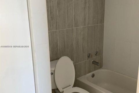 Condo in Cutler Bay, Florida, 2 bedrooms  № 2069530 - photo 6