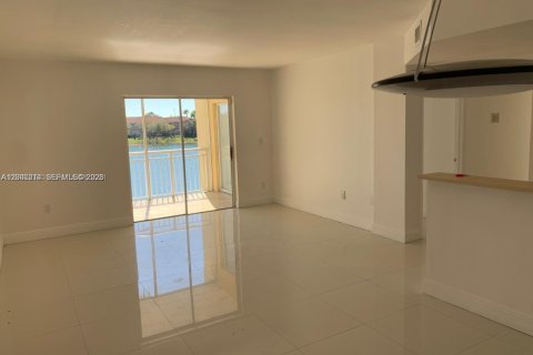 Condo in Cutler Bay, Florida, 2 bedrooms  № 2069530 - photo 2