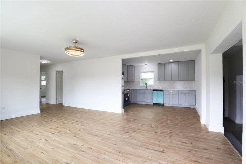 Casa en venta en Orlando, Florida, 3 dormitorios, 124.86 m2 № 1918325 - foto 4