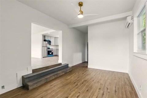 Casa en venta en Orlando, Florida, 3 dormitorios, 124.86 m2 № 1918325 - foto 9