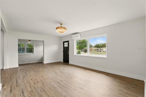 Casa en venta en Orlando, Florida, 3 dormitorios, 124.86 m2 № 1918325 - foto 3