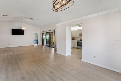 House in Hudson, Florida 3 bedrooms, 170.48 sq.m. № 2157200 - photo 22