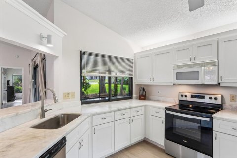 House in Hudson, Florida 3 bedrooms, 170.48 sq.m. № 2157200 - photo 15