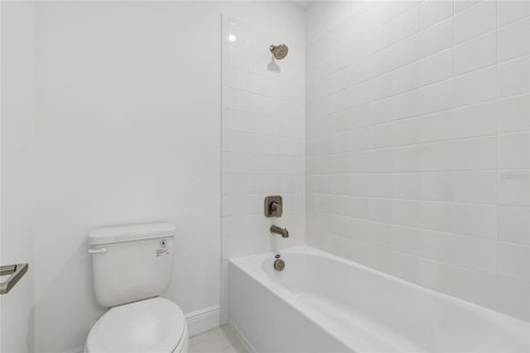 Townhouse in Bradenton, Florida 3 bedrooms, 223.52 sq.m. № 2093280 - photo 11