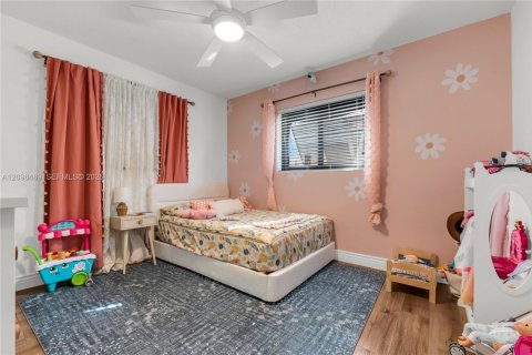 Купить виллу или дом в Пемброк-Пайнс, Флорида 3 спальни, 149.2м2, № 2395273 - фото 22