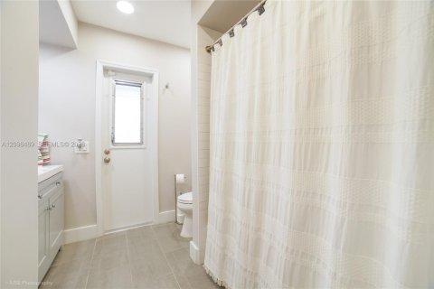 Купить виллу или дом в Пемброк-Пайнс, Флорида 3 спальни, 149.2м2, № 2395273 - фото 27