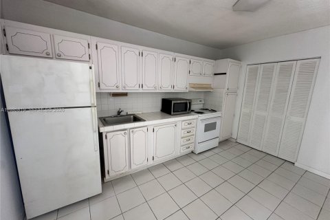 Copropriété à vendre à Miami Beach, Floride: 37.9 m2 № 2084230 - photo 2