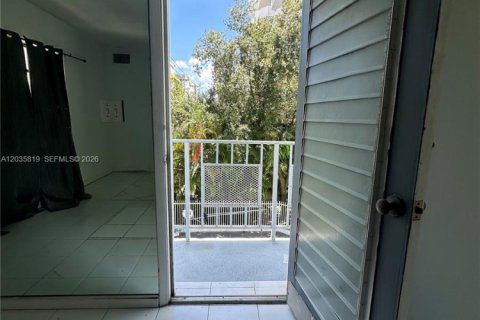 Copropriété à vendre à Miami Beach, Floride: 37.9 m2 № 2084230 - photo 5