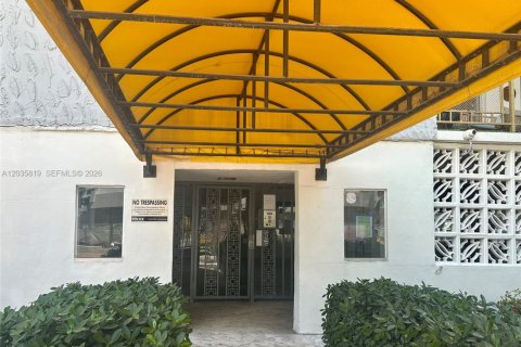 Copropriété à vendre à Miami Beach, Floride: 37.9 m2 № 2084230 - photo 1