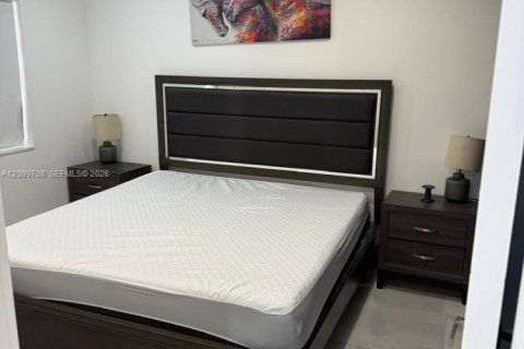 Appartement à louer à Hollywood, Floride: 2 chambres, 428.93 m2 № 2397560 - photo 3