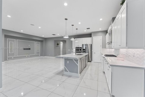 House in Lake Worth, Florida 3 bedrooms, 254.65 sq.m. № 1994979 - photo 18