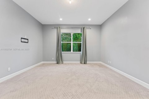 House in Lake Worth, Florida 3 bedrooms, 254.65 sq.m. № 1994979 - photo 23