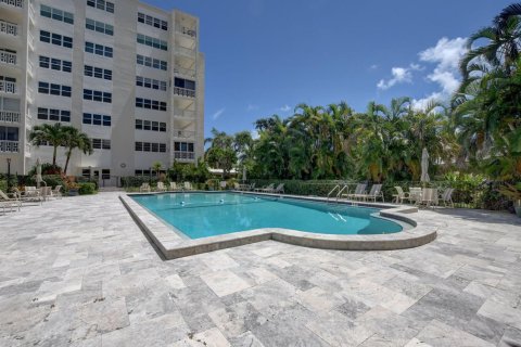 Condo in Delray Beach, Florida, 2 bedrooms № 2382959 - photo 26
