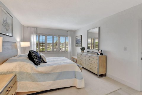 Condo in Delray Beach, Florida, 2 bedrooms № 2382959 - photo 16