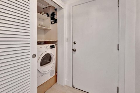 Condo in Delray Beach, Florida, 2 bedrooms № 2382959 - photo 25