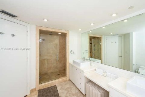 Condominio en alquiler en Key Biscayne, Florida, 3 dormitorios, 274.06 m2 № 1895833 - foto 19