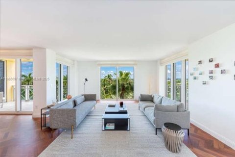 Condominio en alquiler en Key Biscayne, Florida, 3 dormitorios, 274.06 m2 № 1895833 - foto 3