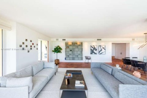 Condo in Key Biscayne, Florida, 3 bedrooms  № 1895833 - photo 5