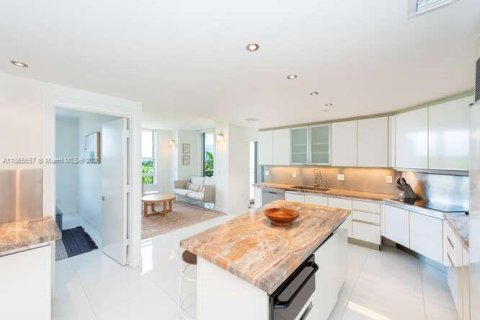 Condominio en alquiler en Key Biscayne, Florida, 3 dormitorios, 274.06 m2 № 1895833 - foto 11