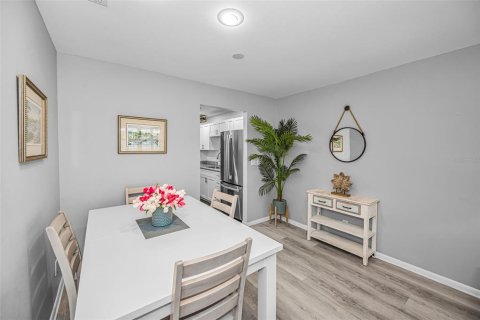 Condominio en venta en Saint Petersburg, Florida, 2 dormitorios, 93.83 m2 № 2148141 - foto 10