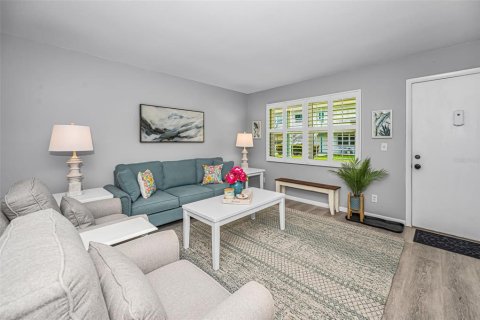 Condominio en venta en Saint Petersburg, Florida, 2 dormitorios, 93.83 m2 № 2148141 - foto 5
