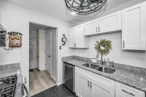 Condominio en venta en Saint Petersburg, Florida, 2 dormitorios, 93.83 m2 № 2148141 - foto 16