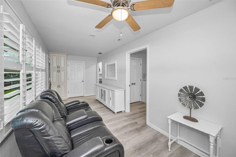 Condominio en venta en Saint Petersburg, Florida, 2 dormitorios, 93.83 m2 № 2148141 - foto 25
