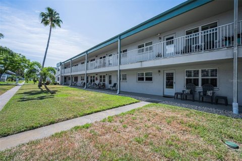 Condominio en venta en Saint Petersburg, Florida, 2 dormitorios, 93.83 m2 № 2148141 - foto 3