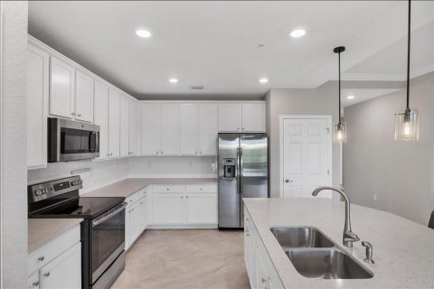 Condo in Venice, Florida, 3 bedrooms № 2396250 - photo 16