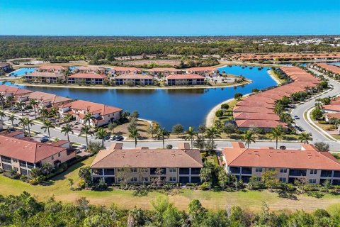 Condo in Venice, Florida, 3 bedrooms № 2396250 - photo 12