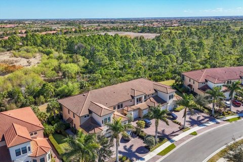 Condo in Venice, Florida, 3 bedrooms № 2396250 - photo 3