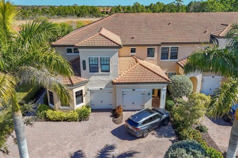 Condo in Venice, Florida, 3 bedrooms № 2396250 - photo 2