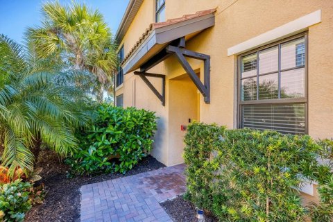 Condo in Venice, Florida, 3 bedrooms № 2396250 - photo 4