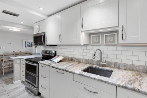Condominio en venta en Dunedin, Florida, 2 dormitorios, 115.94 m2 № 2420316 - foto 9