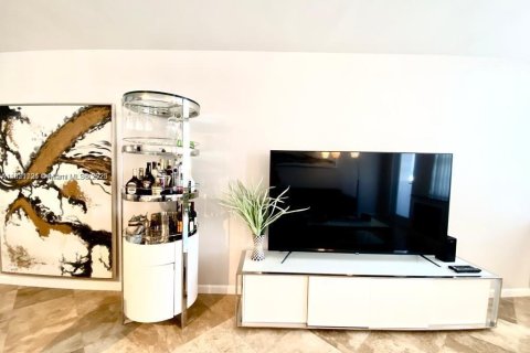 Condominio en venta en Miami Beach, Florida, 1 dormitorio, 80.36 m2 № 1809634 - foto 4