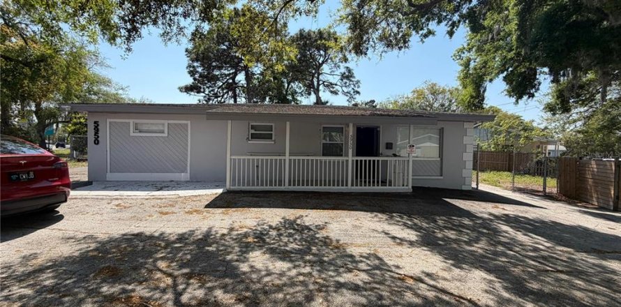 Commercial property in New Port Richey, Florida 130.62 sq.m. № 2214700