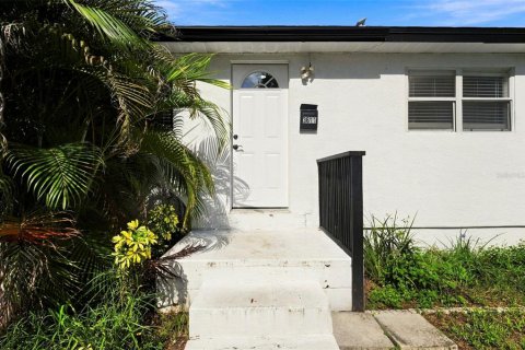 Casa en Saint Petersburg, Florida 3 dormitorios, 89.93 m2 № 2323218
