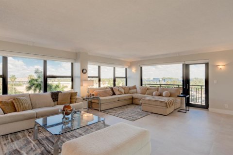 Купить кондоминиум в Форт-Лодердейл, Флорида 3 комнаты, 124.49м2, № 2085444 - фото 4