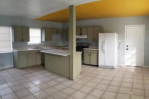 Casa en venta en Tampa, Florida, 2 dormitorios, 98.48 m2 № 2386214 - foto 3